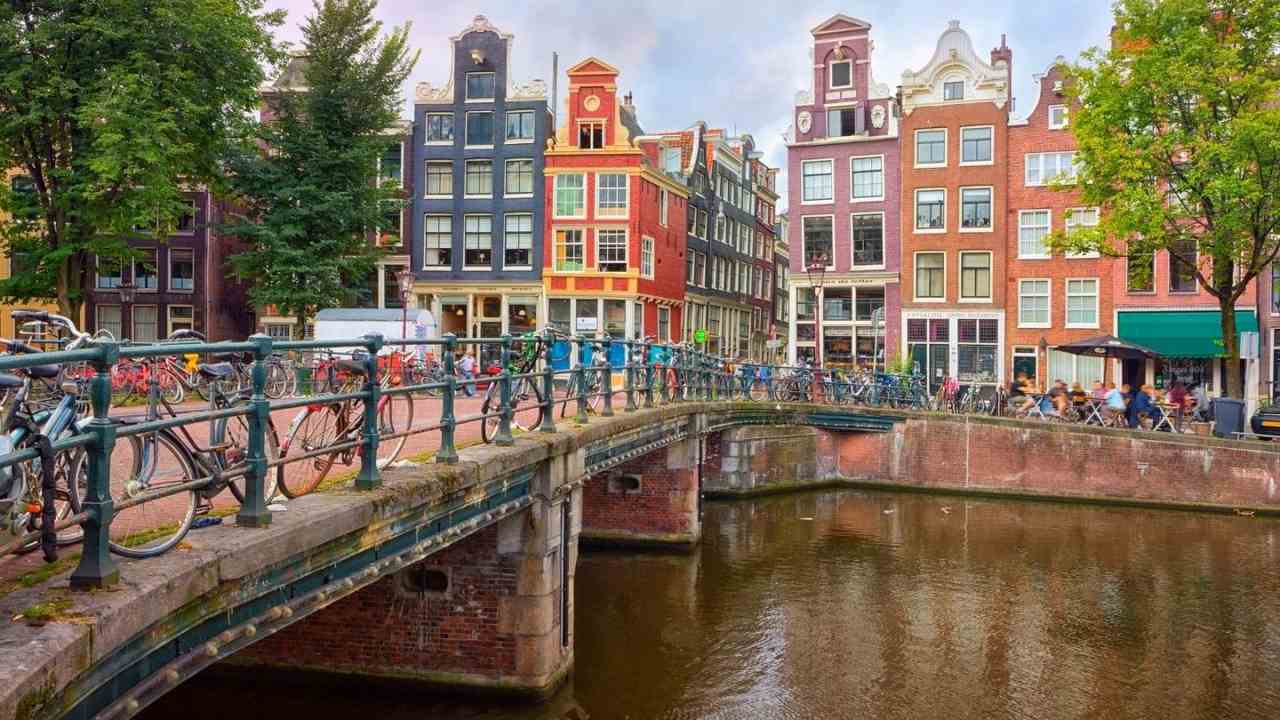Amsterdam wprowadza zakaz palenia marihuany